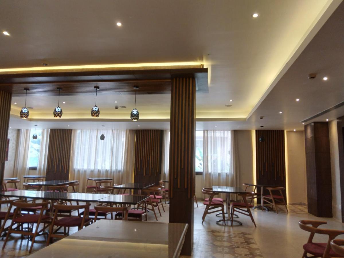 Hotel Niladri Premium Puri Esterno foto
