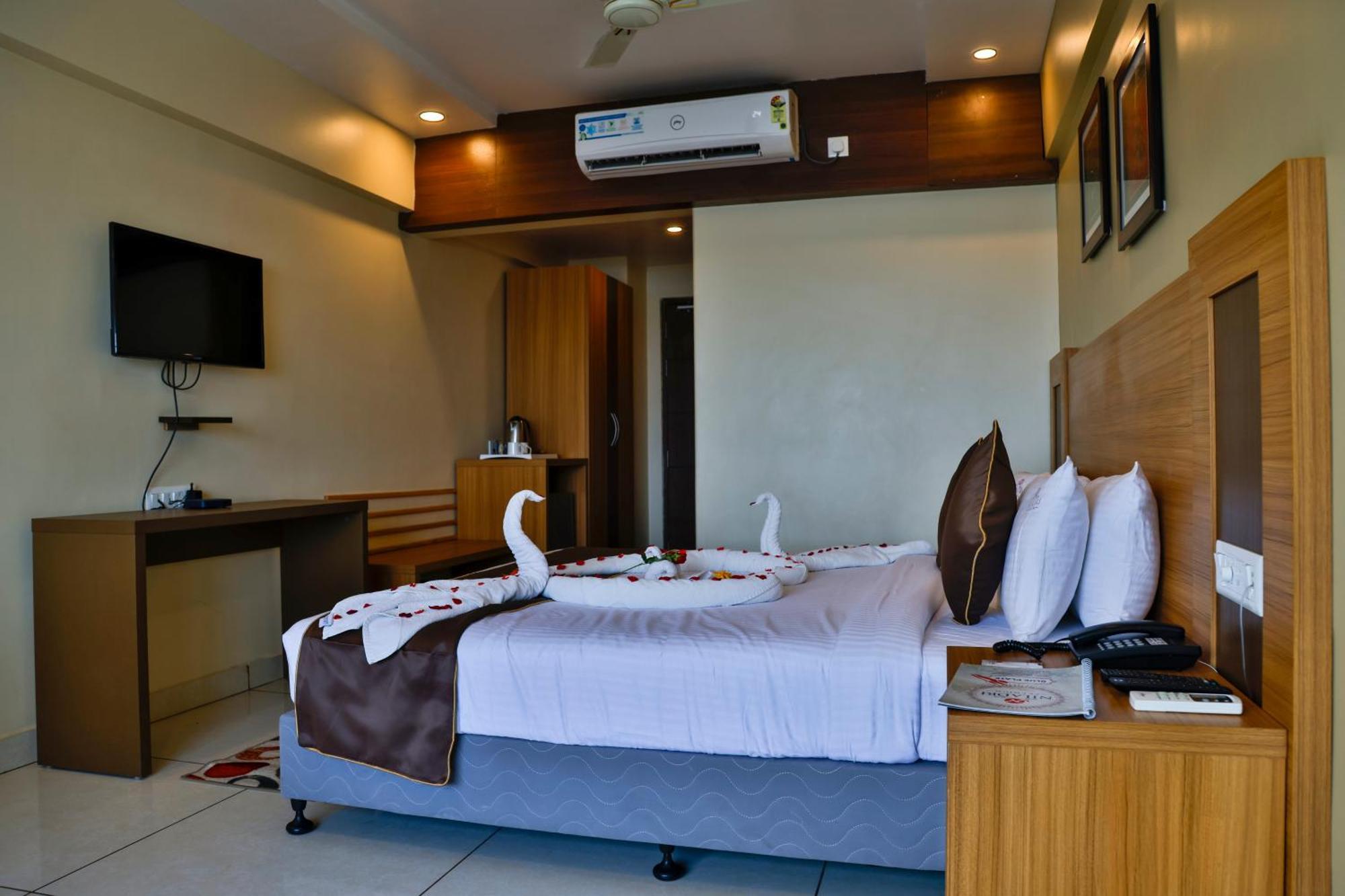Hotel Niladri Premium Puri Esterno foto
